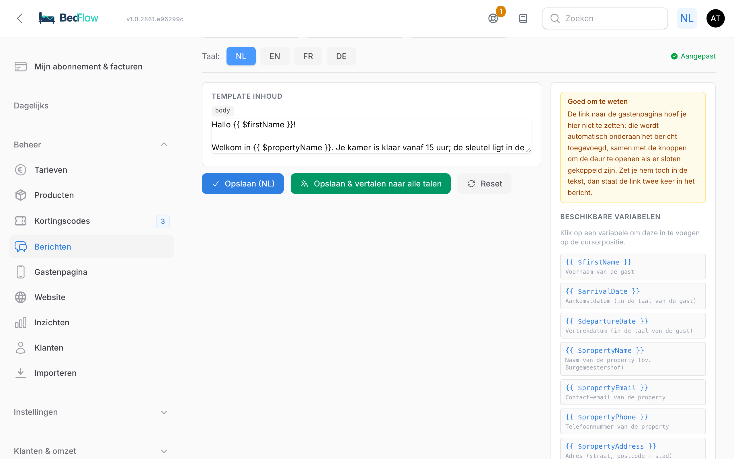 Een WhatsApp-sjabloon in de editor, met rechts de variabelen en de preview als chatbericht