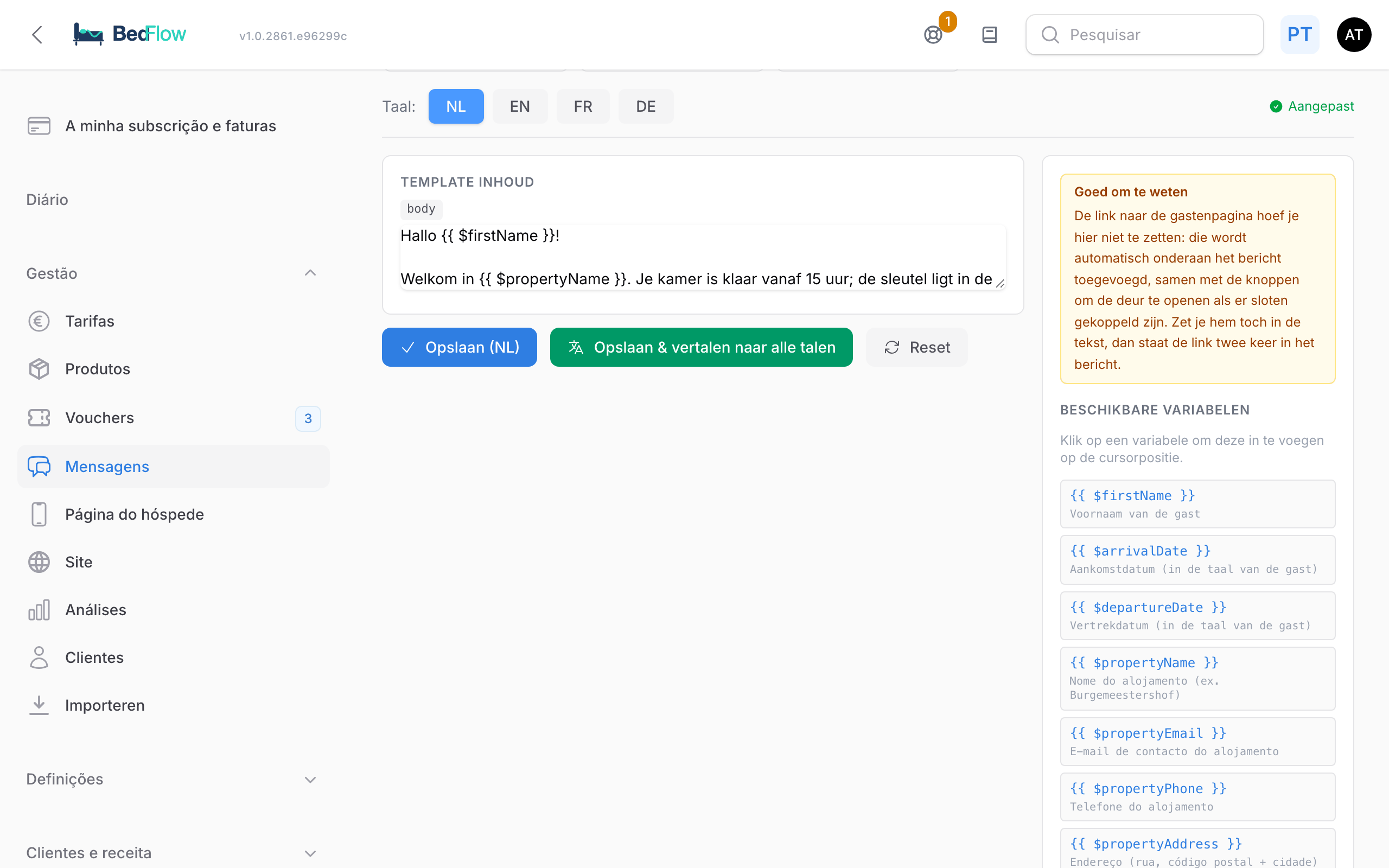 Um modelo WhatsApp no editor, com as variáveis à direita e a pré-visualização como mensagem de chat